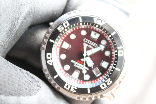 Beautiful Burgandy-Red CITIZEN Promaster Eco-Drive Diver 300M – BN1024-01Z