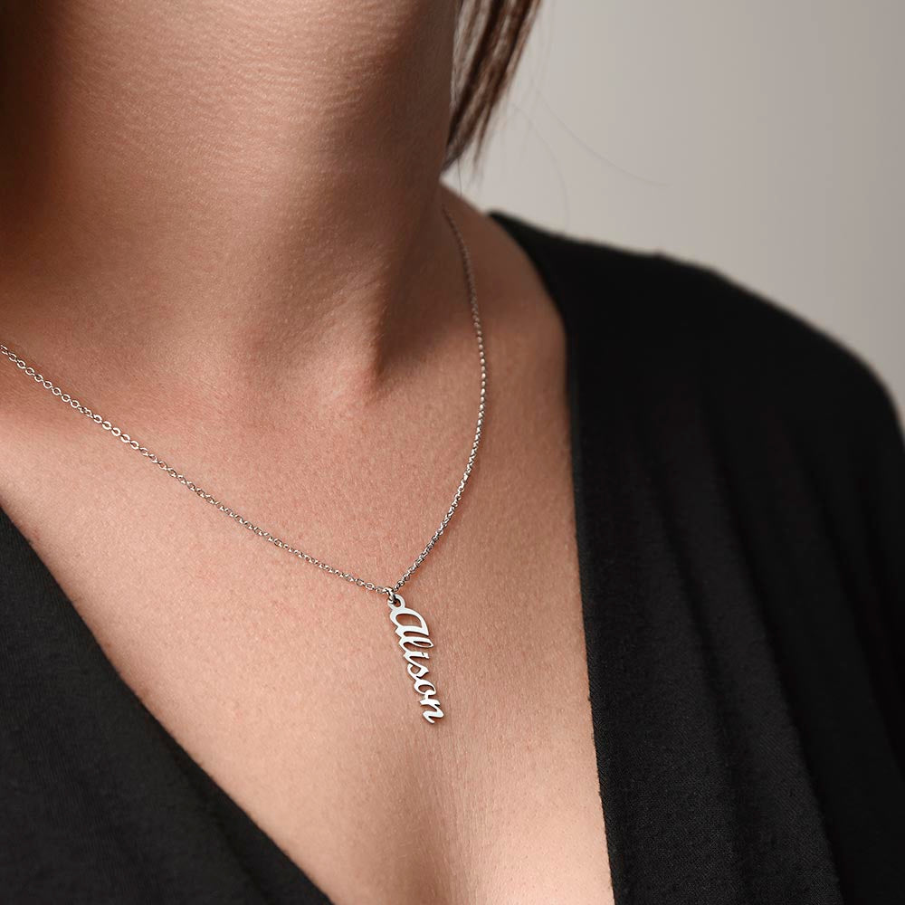 Verticharm: Personalized Name Necklace